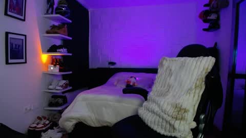 zac_muller1 online show from 04.21.26