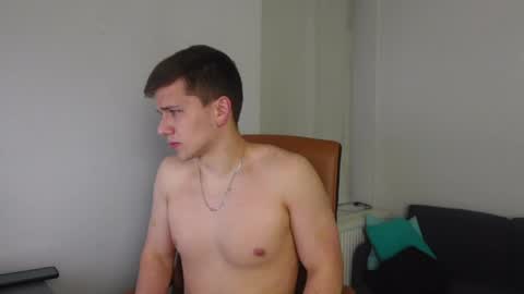 ZACK GILLIAN online show from 05.04.26