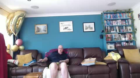 Snapshot of zacsmithuk chatting on 05.22.26 Zac Smitj online show from 05.22.26