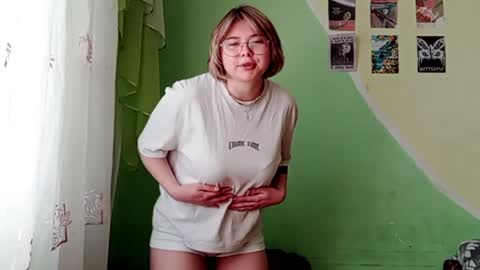 Mia online show from 04.15.26