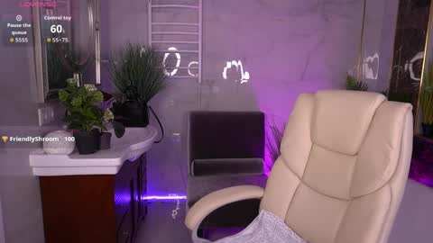 Snapshot of zafiramoonn chatting on 04.30.26 Zafiramoonn online show from 04.30.26