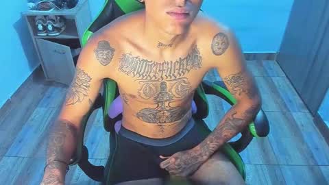 BiG Zafiro online show from 12.15.25