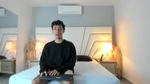 Snapshot of zahir_ashar chatting on 10.27.25 zahir_ashar online show from 10.27.25