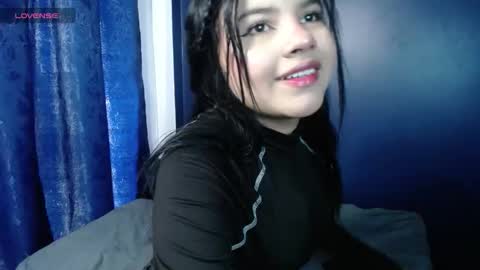 Snapshot of zahira_lenox chatting on 10.08.25 Laura online show from 10.08.25