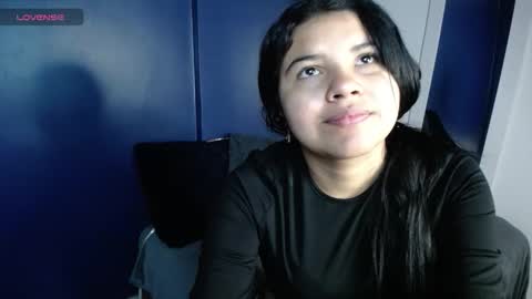 Snapshot of zahira_lenox chatting on 10.11.25 Laura online show from 10.11.25