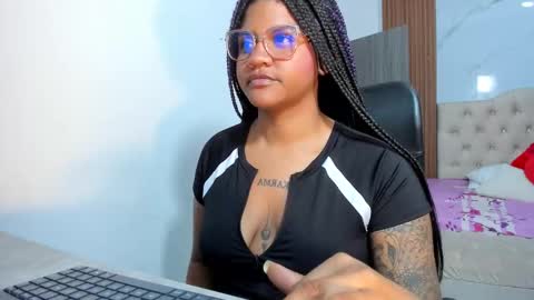 zahra_rose online show from 12.19.25