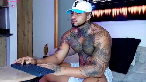 Snapshot of zain_diesel7 chatting on 07.11.26 INSTAGRAM yormanfit7 online show from 07.11.26