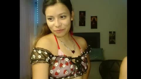 Snapshot of zandra6ghal chatting on 10.31.25 zandra6ghal online show from 10.31.25