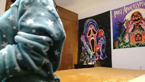 Snapshot of zandra6ghal chatting on 12.15.25 zandra6ghal online show from 12.15.25