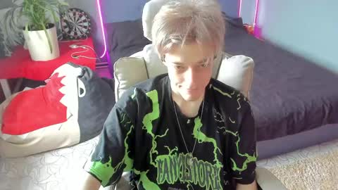 Snapshot of zane_steele chatting on 05.12.26 Kel online show from 05.12.26