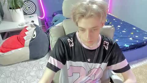 Snapshot of zane_steele chatting on 05.19.26 Kel online show from 05.19.26