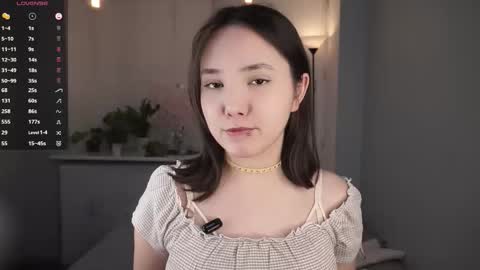 Snapshot of zara_shine chatting on 12.20.25 Criss online show from 12.20.25