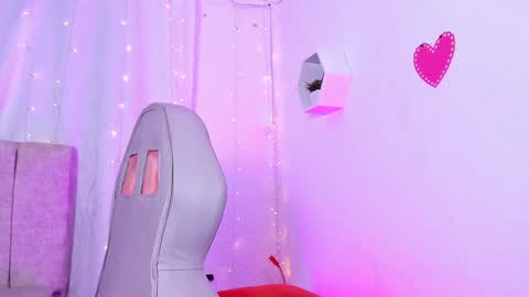 Snapshot of zaradulce chatting on 01.14.25 Zara . online show from 01.14.25