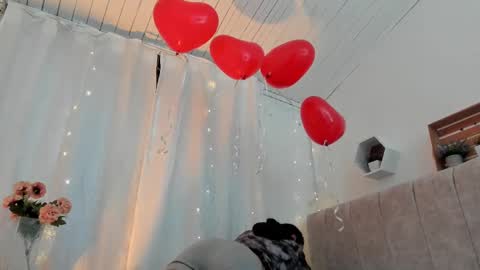 Snapshot of zaradulce chatting on 02.20.25 Zara . online show from 02.20.25