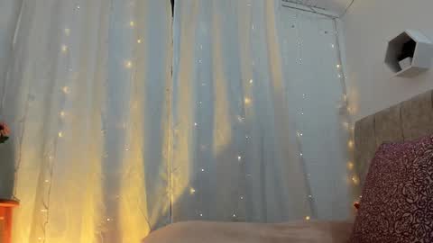 Snapshot of zaradulce chatting on 02.25.25 Zara . online show from 02.25.25