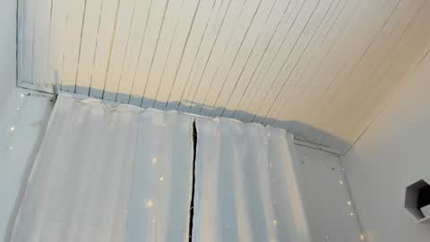 Snapshot of zaradulce chatting on 02.26.25 Zara . online show from 02.26.25