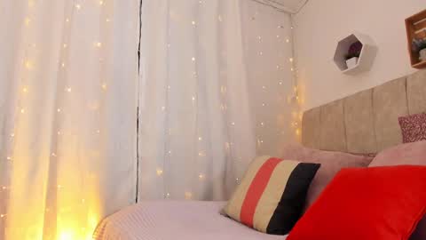 Snapshot of zaradulce chatting on 03.11.25 Zara . online show from 03.11.25