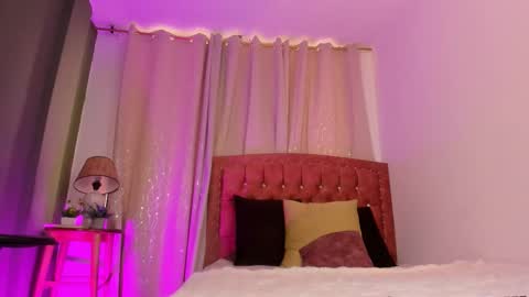 Snapshot of zaradulce chatting on 10.10.25 Zara . online show from 10.10.25