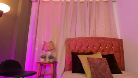 Snapshot of zaradulce chatting on 10.29.25 Zara . online show from 10.29.25