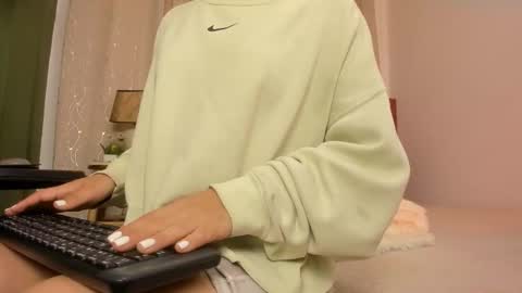 Snapshot of zaradulce chatting on 11.01.25 Zara . online show from 11.01.25