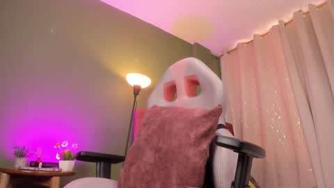 Snapshot of zaradulce chatting on 12.01.25 Zara . online show from 12.01.25