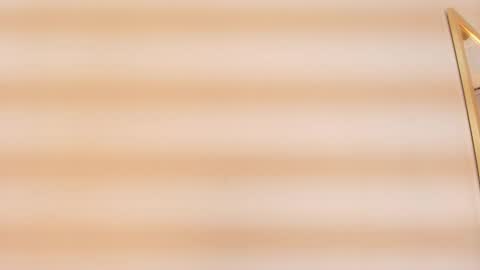 Zarah Andrews online show from 10.08.25