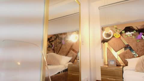 Zarah Andrews online show from 10.27.25