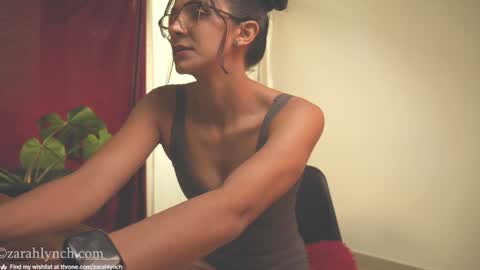 Snapshot of zarahlynch chatting on 12.21.24 Miss Lynch Next show 2911 online show from 12.21.24