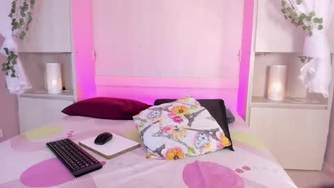 SARA  online show from 04.16.26