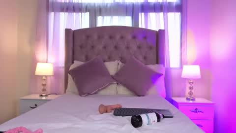 ZaraQuiinn online show from 10.25.25