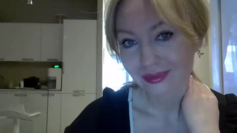 Zarina Swift online show from 02.10.25