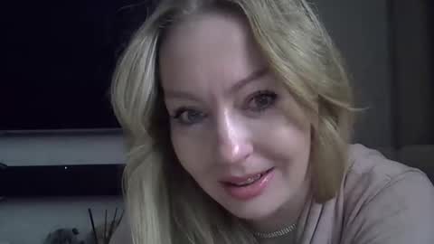Zarina Swift online show from 02.19.25
