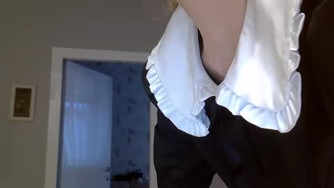 Snapshot of zarinaswift chatting on 11.09.25 Zarina Swift online show from 11.09.25