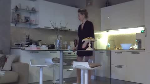 Zarina Swift online show from 04.05.26