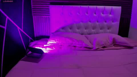 Snapshot of zarinawynne chatting on 03.18.26 Zarina Waynne online show from 03.18.26