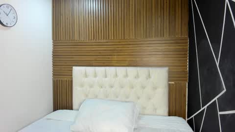 Snapshot of zarinawynne chatting on 03.25.26 Zarina Waynne online show from 03.25.26