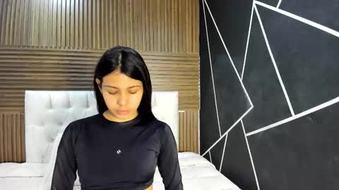 Snapshot of zarinawynne chatting on 03.29.26 Zarina Waynne online show from 03.29.26