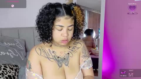 Snapshot of zaya_1 chatting on 11.11.25 zaya_1 online show from 11.11.25