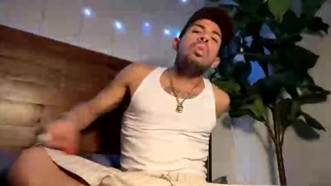 Snapshot of zayd3n69 chatting on 10.29.25 zayden online show from 10.29.25