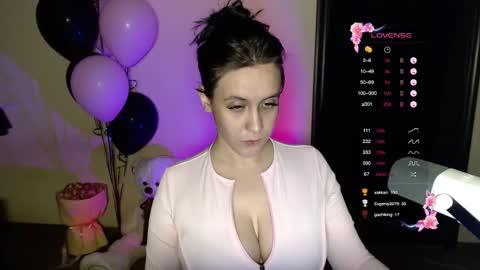 Snapshot of zaykaaa_11 chatting on 11.24.25 Lina online show from 11.24.25