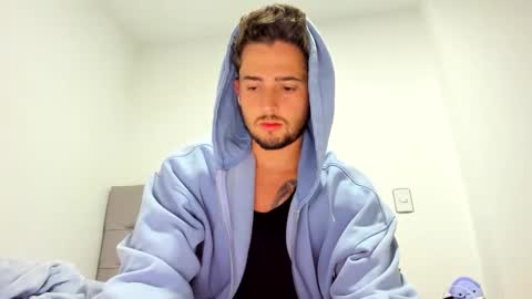 Snapshot of zaylanez chatting on 10.24.25 Zay lanez online show from 10.24.25