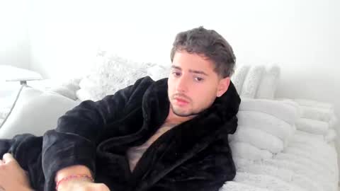 Snapshot of zaylanez chatting on 11.04.25 Zay lanez online show from 11.04.25