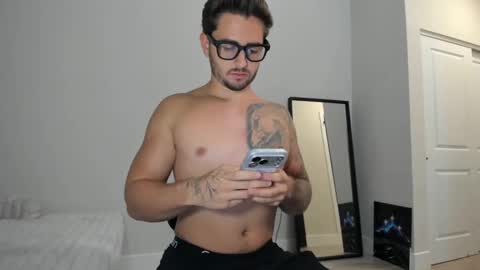 Snapshot of zaylanez chatting on 11.13.25 Zay lanez online show from 11.13.25