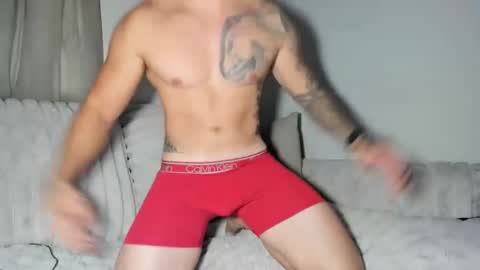 Snapshot of zaylanez chatting on 12.03.25 Zay lanez online show from 12.03.25