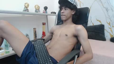 Snapshot of zayn_fox32 chatting on 04.23.26 Zayn online show from 04.23.26
