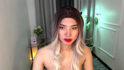 Snapshot of zelainalovetocum chatting on 01.24.25 zelainalovetocum online show from 01.24.25