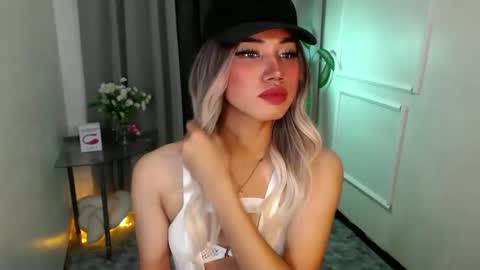Snapshot of zelainalovetocum chatting on 02.18.25 zelainalovetocum online show from 02.18.25