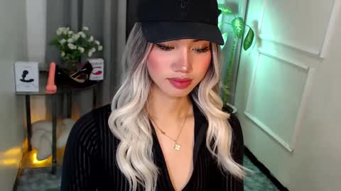 Snapshot of zelainalovetocum chatting on 03.11.25 zelainalovetocum online show from 03.11.25