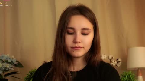 Snapshot of zeldaes chatting on 10.04.25 Emilia online show from 10.04.25