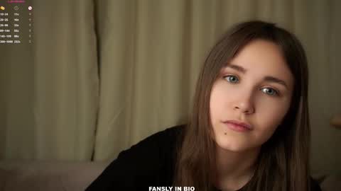 Snapshot of zeldaes chatting on 10.16.25 Emilia online show from 10.16.25